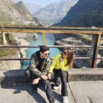 Mouli Ganguly Instagram – Gup shup under the bluesky 🏞️
.
.
#mouliganguly 
#mazhersayed 
#hillstation 
#mountainsandrivers 
#india
#manali
#coupletravel 
#manalidiaries