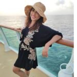 Mouli Ganguly Instagram - Good vibes happen on the tides 🌊