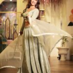 Mouli Ganguly Instagram - Twirling with my lenhanga is something i can never resist whenever i wear one 😅 . . Outfit @the_adhya_designer Location @blabberallday Team : Hair and mkup @elvisvaz Styled by @deepa_a_singh . #mouliganguly #bts #behindtheshoot #jewelleryshoot #fashionshoot #lifestyleshoot