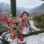 Mouli Ganguly Instagram - All white and pink mood! #mouliganguly