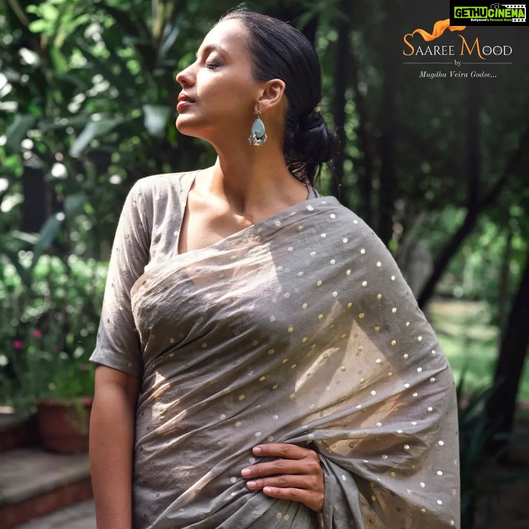 Mugdha Godse Instagram - THE GREY LININGS The world isn't just black and white, all the magic resides in Grey! Link in bio to shop SaareeMood! ✨️ Photography: @tarun_khiwal Production : @karma__production @himan888 MUA: @kaushikanu Team: @_the_blank_canvas_ @anurag_mua Styling: @harshad.fshn @khuusshhbboo @styledbygunjan @ajmerashaili @peter.tashi_ Jewellery: @amrapalijewels . . . #saareemood #saareesforallemotions #mugdhagodse #newbrandlaunch #shopthelook #saree #indian #tradition #grey #balance #magic