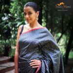 Mugdha Godse Instagram - THE BLACK LININGS There's something about a woman in black saree... Her charm is simply irresistible! Link in bio to shop SaareeMood! ✨️ Photography: @tarun_khiwal Production : @karma__production @himan888 MUA: @kaushikanu Team: @_the_blank_canvas_ @anurag_mua Styling: @harshad.fshn @khuusshhbboo @styledbygunjan @ajmerashaili @peter.tashi_ Jewellery: @amrapalijewels . . . #saareemood #saareesforallemotions #mugdhagodse #newbrandlaunch #shopthelook #saree #indian #tradition #black #elegance #charm
