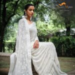 Mugdha Godse Instagram – THE WHITE LININGS 
In the world full of trends, a classic white saree never goes out of style. The elegance of white will speak for itself as it perfectly syncs with the inner beauty that never fades.

Link in bio to shop SaareeMood! ✨️

Photography: @tarun_khiwal 

Production : @karma__production @himan888 
MUA: @kaushikanu 
Team: @_the_blank_canvas_  @anurag_mua 
Styling: @harshad.fshn @khuusshhbboo @styledbygunjan @ajmerashaili @peter.tashi_ 
Jewellery: @amrapalijewels
.
.
.
#saareemood #saareesforallemotions #mugdhagodse #newbrandlaunch #shopthelook #saree #traditional #white #elegance #class