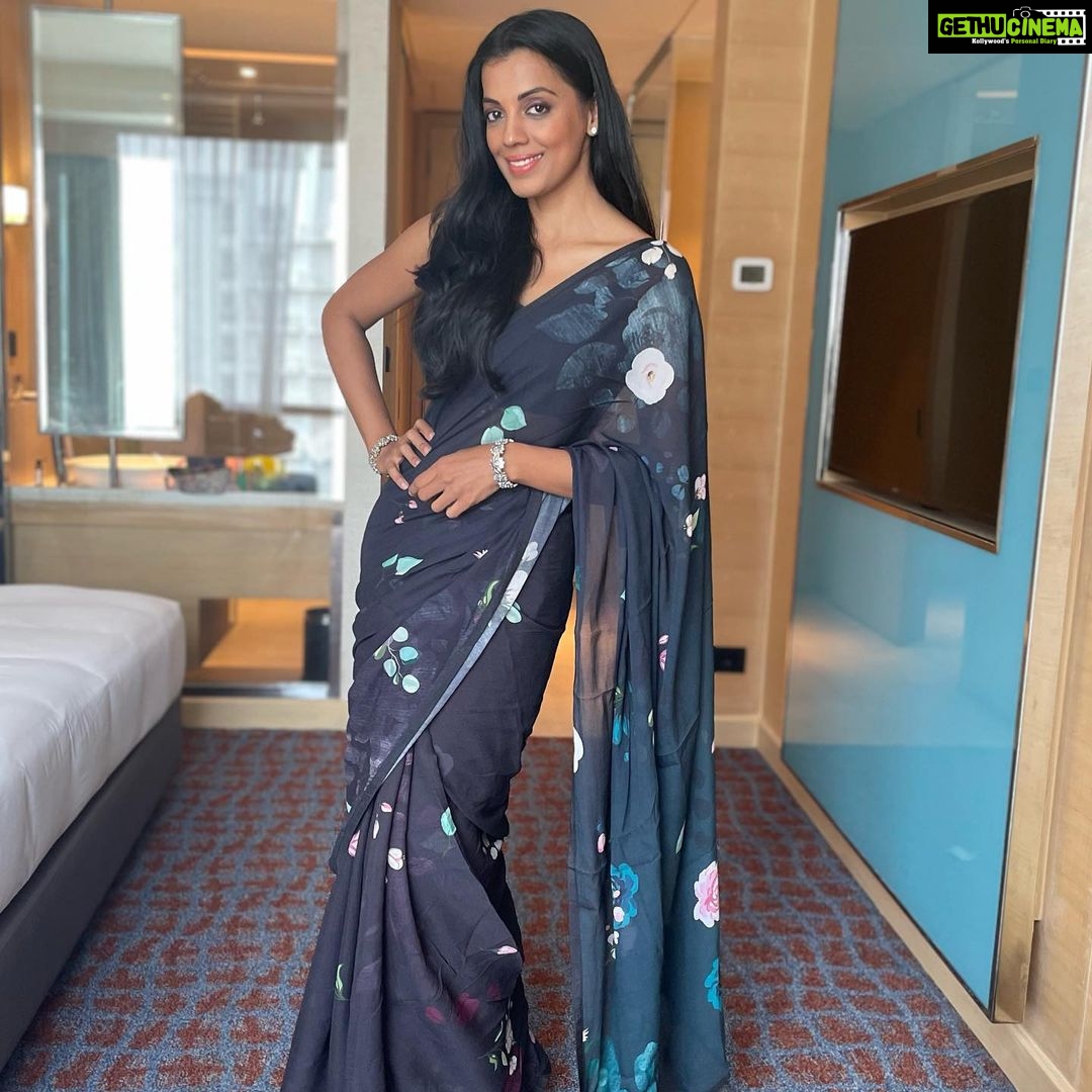 Mugdha Godse Instagram - Saaree Mood… ❤️🌹 Though this is not from my brand yet one of my fav casual saree… Hyatt Regency Lucknow