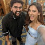 Mukti Mohan Instagram - The flâneurs, perfectly describes last year this time🌬️ 🇫🇷🇮🇳 We aimlessly strolled, absorbed the ebb 'n' flow of the vibrant culture and stunning châteaux of Loire valley! We even gave french- Indian names to each other😅 Paulwinder @paulmartinfbf Larry-Lakshya @lakshya_chawla1 Vanessa- @mohanshakti Guess what's my french name? 👩🏻‍🌾 (M.....) Special thanks to Apu @francebyfrench