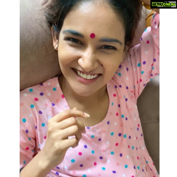 Mukti Mohan Instagram - Listen π§π»ββοΈto my Filmy Maaπ€·π»ββοΈ π ππ» @ayushmannk π @hrithikroshan ππ» @fawadkhan81 π @ranbirkapoor πΊπ» @amitabhbachchan π€¦π»ββοΈ Maaaaaaaa is full power filmistaan!! π This is her criteria for the groom for me, canβt imagine it, can someone complete this collage I really want to show her and put an end to this obsessive search for the groomπ€£π Shot by my one and only @mohanshakti diπ§π» Watch the full #RecipeForPerfectGroom video on @muktimanch βs YouTube page nowβ
ππ₯³ #MuktiManch πΈ