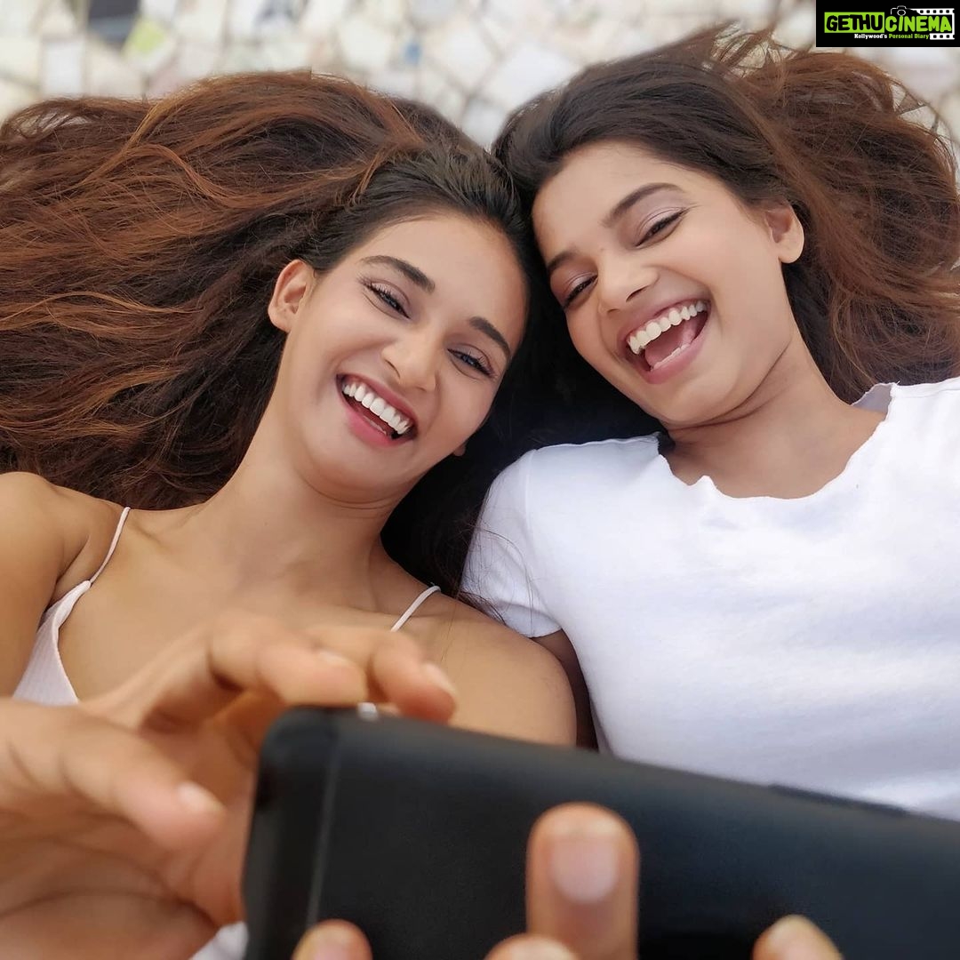 Mukti Mohan Instagram - My lazy my crazy my all in one AMAZY !! From pampering me with spa, mirchiwali-maggie, clothes, gossips, photoshoots and love(that too with so much JOY) to always being an earnest ear to my talkative soul !!! I honestly, hadn't met anyone who can give me competition in being so INSANE, until i met YOU! On your lockdown birthday i would like to congratulate myself for finally finding my jhalli & enthu younger self in you!(wah wah!) Ab main bhi badi behen banne ka rObb jhaad sakti hoon!!! Aye RIYAAAAAA!!! Dil se i wishπ, and i will see to it that anything you point your finger at πyou get that in abundance!π You've BIG SISTER FOR LIFE !!π« Ab zyaada bolungi toh tu ro degi na!? chalo read it and come to my godi!! ππ»ββοΈβ€οΈπ HAPPY TO YOU @thisisriyaaaa ππ£