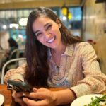 Mukti Mohan Instagram - Me googling fancy words for a meeting 👀 which could have been a zoom call 😂 #whattægoogly