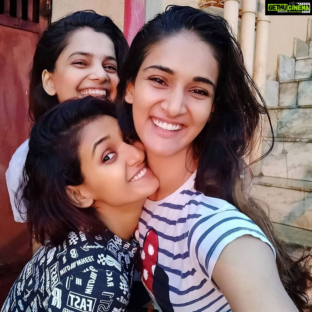 Mukti Mohan Instagram - #Unlock Pyaar..प्यार काफ़ी है ब्रौं । 💓