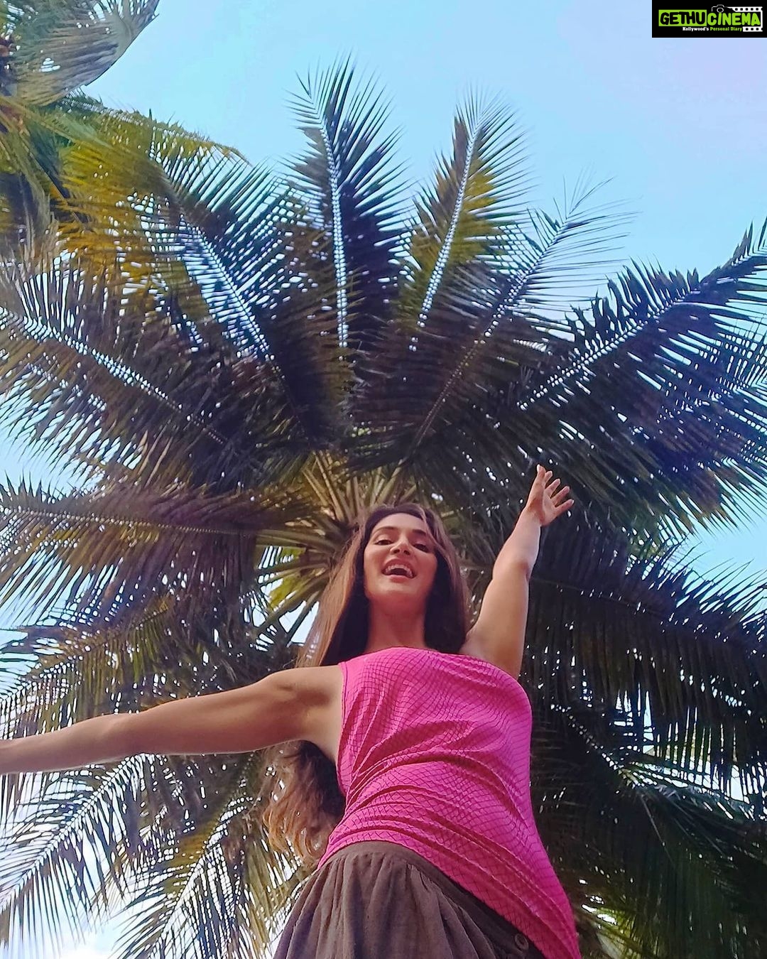 Mukti Mohan Instagram - It's always about how you fill your time when nothing is happening and slowly, especially now, we're realising how important it is. 📷 @mohanshakti ~ #MuktGyaan