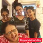 Mukti Mohan Instagram – Jinke Chaar Bache Ho Unn Mummyion ko Salaam! #HappyMothersDay 😂❤️ @kusum8114 🐣🐣🐣🐣
@neetimohan18 @kmohan12 @mohanshakti @muktimohan @bms.brijmohan