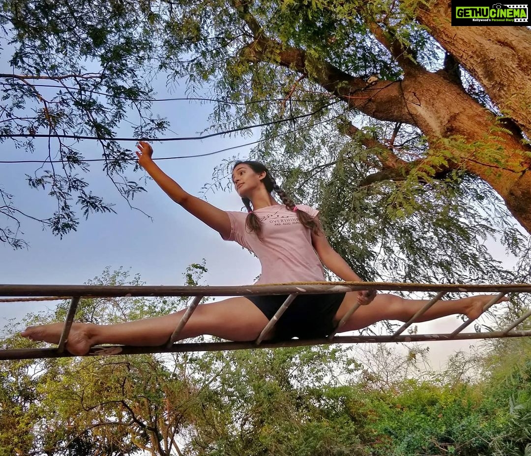 Mukti Mohan Instagram - A tree house a free house, A secret you and me house, As high up in the leafy branches As it can be house. A street house a neat house, Be sure you wipe your feet house It's not my kinda house at all Let's go live in a tree house!! 🌳🥰 #TreeDimensional #MuktGyaan 📷 @neetimohan18 @mohanshakti
