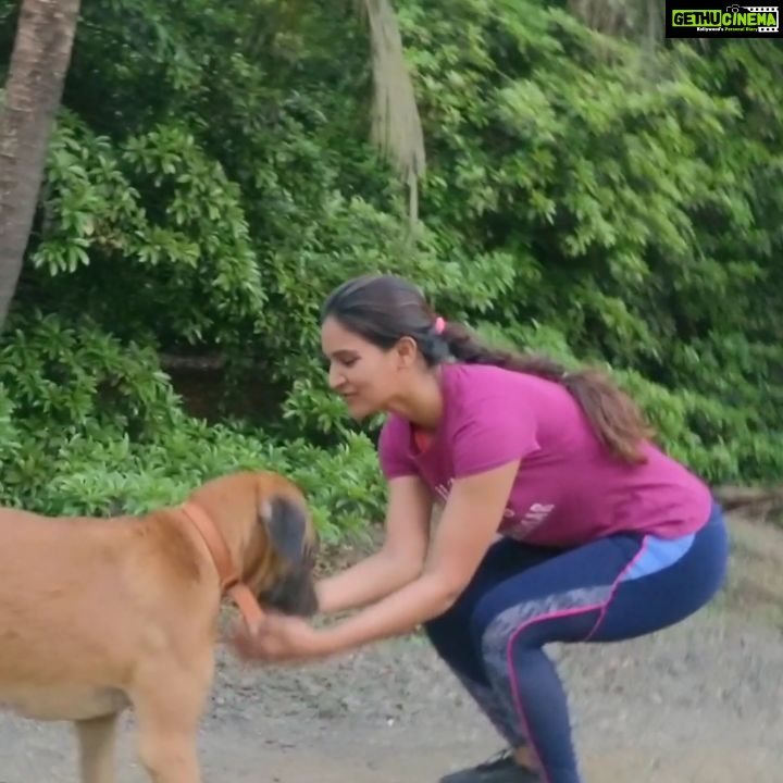 Mukti Mohan Instagram - Day 1 : Mast Raho! Swasth Raho! Cherish your NOW like it is everything you have, ever hoped and wished for🧘🏻♀️ #QuarantinedInAFarm #StayAtHomeSaveLives #StayConnected in times of #SocialDistancing P.S. - I know it is the day 2 of the #21daysLockdown I was in my NOW so much that I forgot to tell you all yesterday, and we are responsibly staying in a quarantine. All thanks to @nihaarpandya @neetimohan18 @mohanshakti for their love❤️✌️ Chalo let's be in our Now again! Sounds like #MuktGyaan ok bye See ya!