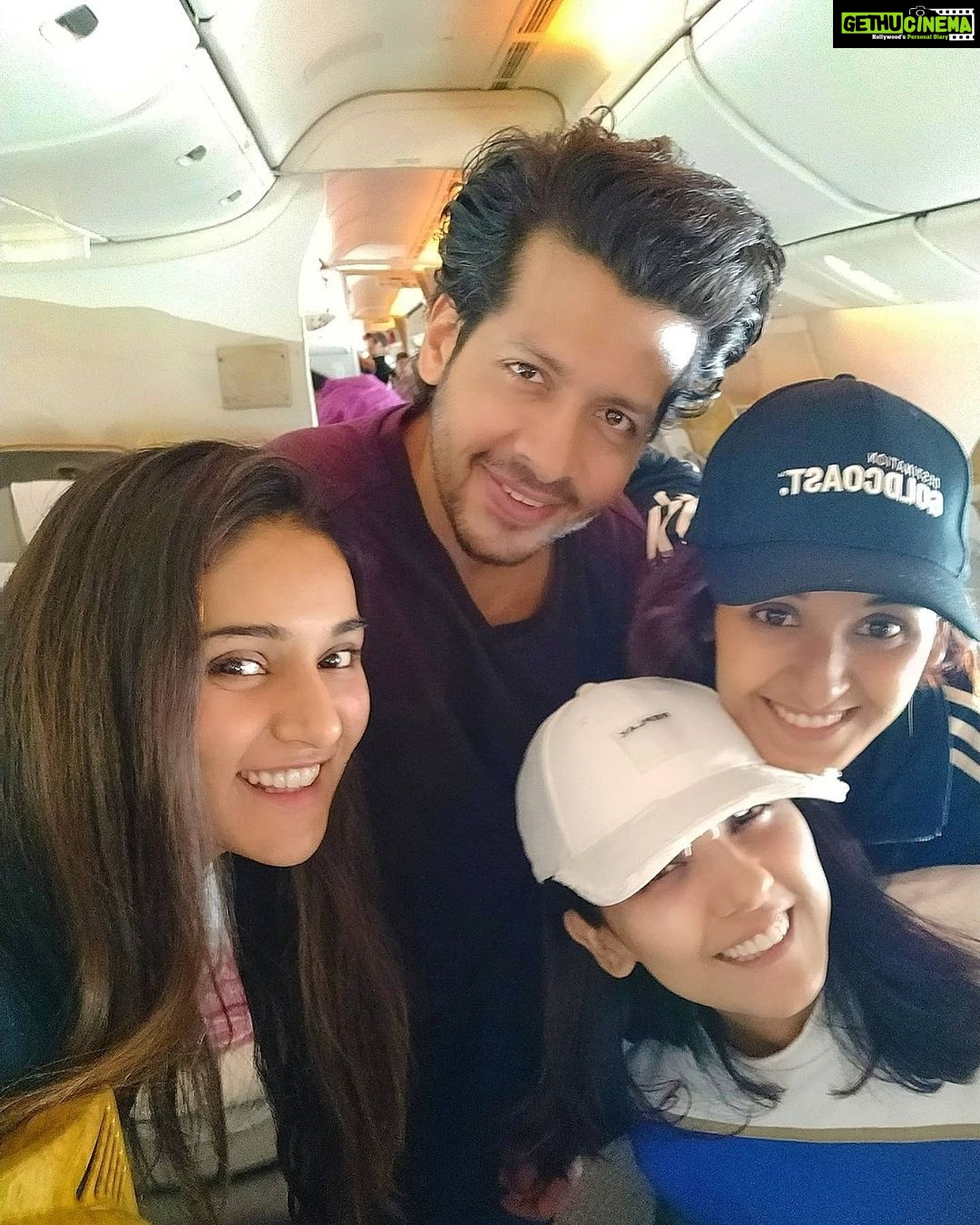 Mukti Mohan Instagram - SAFE BACK HOME!! Looking at the pandemic outbreak, made a wise and an immediate decision to come back home, Although it took us more than 30hours to come back but I am glad that Indian health and travel ministry is taking such good precautions. PRAYERS to all those who are affected and their loved ones in every corner of the world 🌍🌎🌏🙏💓 #CoronaVirus disease (COVID-19) is unfortunate but it is in such times that we should help people spread AWARENESS rather than adding to the anxiety/rumours. It'd be best to follow the health ministry advisory. Until then stay CLEAN & SAFE!! We had the time of our lives in Australia, take us back already please? 🤪 May be we were meant stay for longer!! Sending our love to "Down-Under Mate!"❤️ #SeeAustralia #VisitMelbourne #ThisIsQueensland @visitmelbourne @destinationgoldcoast