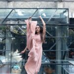 Mukti Mohan Instagram – “Kickin’Off thursday” type ka caption daal sakti thi.. Lekin paer gande dikh gaye..aur yaad aya ek din pehele hi pedicure karaya tha..phir bhi gande ho gaye..Mummy ne bola photoshop karle, acha nahin lagta dekhne mein.. woh kya haina zameen se ragad-ragadkar paer ekdum solid hojaate hain, aur dance bhi acha hota hai.. Feeling itni pure aur pyaari aati hai ke in sab pe dhyaan jaata hi nahin jab dance kar rahi hoti hoon toh.. Waise “Kickin’Off thurday” type ka caption daal sakti thi.. lekin daalne ka time hi nahin mila. 
@crossover_studios @dharagandhistylist @pooja_shroff_official @kanika_arrora @shaurya_bajpai @mayurinalli_h_mua #MUKTIxNORULES