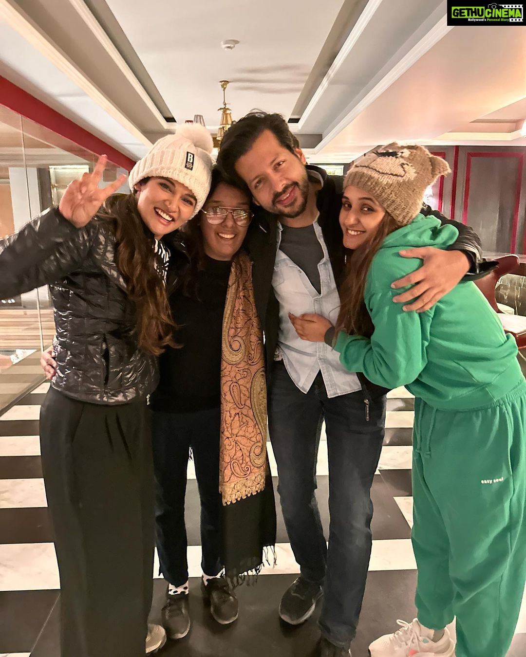 Mukti Mohan Instagram - Happiest birthday to Gol from Gol-U!! Dost, Jaanzua, NJ, Jaajoo, Neeniiii no amount of nicknames can suffice the adorableness and admiration for you! You are the most amazing son, brother, friend, husband and now a father.. the most wholesome and wonderful human being I know!! It is a blessing to have you as a friend and a brother like you!!! You’re the most wisest, beautiful, ever-so giving, forgiving, loving and nurturing soul I have ever come across in my life!! Thank you for throwing the biggest birthday bash everrrr!!!! I only wish one thing on your 40th - that Whatever you may desire I pray that “Uparwala aapko usse kayi gunna zyaada dey”, coz you deserve that in abundance and much more!!! Forever grateful to have you in our lives!! Thank you for always watching over all of us!! Love you jaanzuaaa🥹🤍 @nihaarpandya @themanornaldehra @auramahvalley Naldera, Himachal Pradesh, India