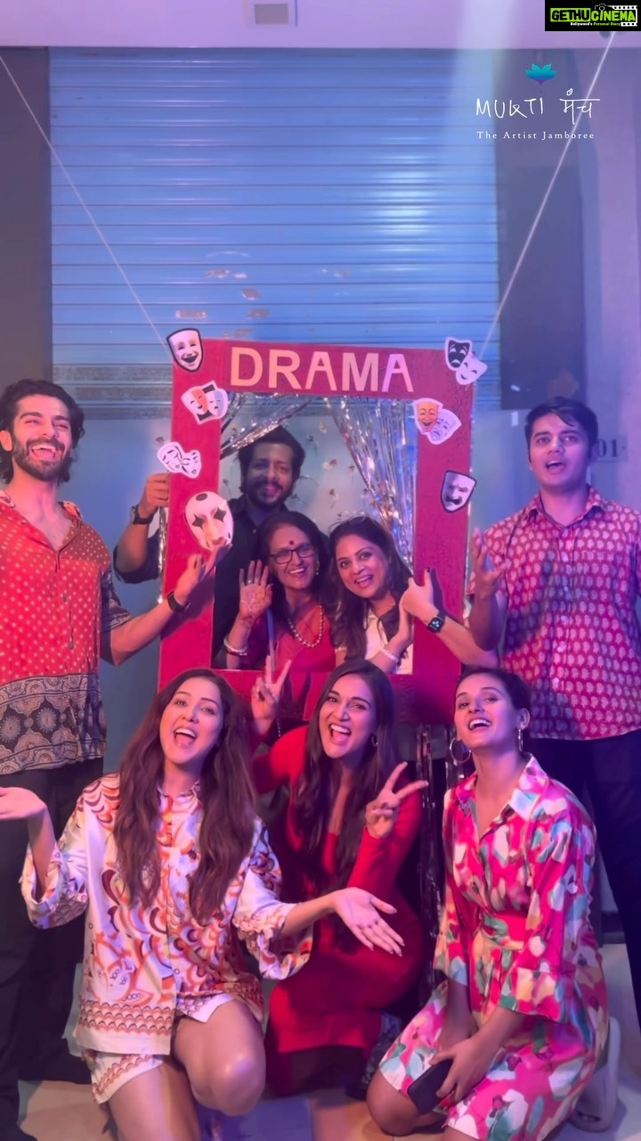 Mukti Mohan Instagram - World Theatre Day - Day 3 🎭🎪 With blessings and support of family, friends and members, we successfully held the last line up of the mela, Adrak❤️✨ Had a blast with all the events in these 3 days💫 #muktimohan #muktimanch #worldtheatreday #theater #play #mela #carnival