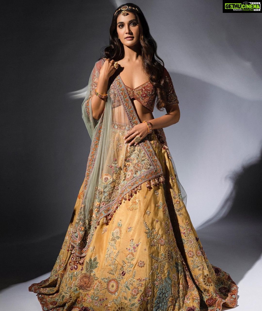 Mukti Mohan Instagram - š Ace Team š Photography by @nikhilshenoyphoto Hair by @mehrasilky Make up by @omkarvardam Styled by- @isolatednee Assisted by - @styling_by_shruti and @shraddha.dange Outfit- @frontierraas Jewellery- @jam__collections