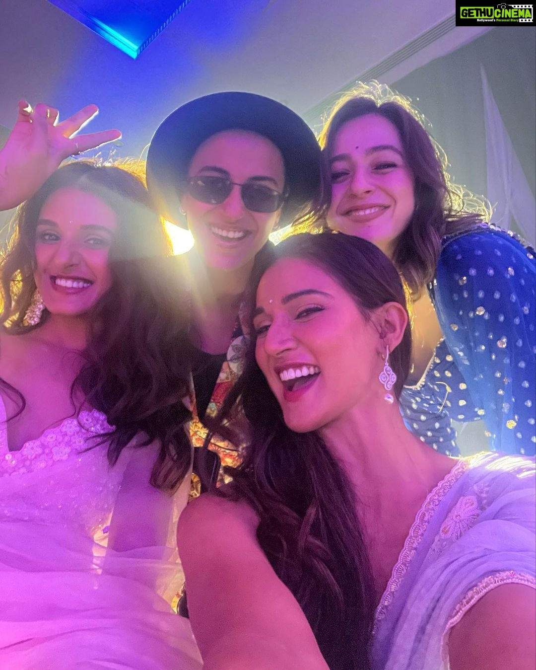 Mukti Mohan Instagram - Our Hearts & Bellies are sooo Full!š¤ The grandeur of wedding celebrations were felt every second in these last 3days! I donāt remember feeling this overjoyed and overwhelmed with emotions, love, and laughter all at the same time. Thereās not an inch in my body which is not achingš haha itne mazzey aur jhattko ke dance kiya hai har roz!!! My Jaan @thisisriyaaaa and Kunwar sa @aneeshgoel23 Teh dil se I wish you the most beautiful wedded life ahead and blessings for Agarwal aur Goel familyā¤ļøš§æāØ Styled by- @isolatednee Assisted by - @styling_by_shruti and @shraddha.dange Outfit- @frontierraas Potli - @theamyrastore