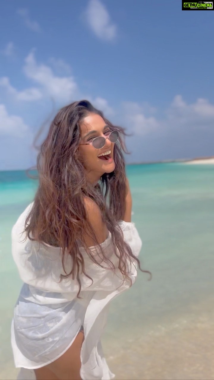Mukti Mohan Instagram - Yep! Can’t stop listening to this #NainoWaleNe @neetimohan18 mix 🎶