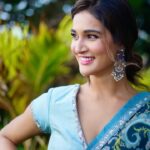 Mukti Mohan Instagram - a dash of desi and a whole lot of self musing 🌿🌝 Outfit @varunbahlcouture At @white__maisondecouture Jewellery @sangeetaboochra Stylist @stylebysaachivj Assisted by @sanzimehta777 @nehha_o Makeup Artist: @neerajnavare.makeupartist Hair Stylist: @dwyessh_hairwizard Shot by: @souravsharmaofficial