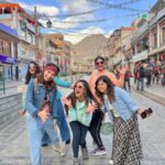 Mukti Mohan Instagram - The Madness has just begunnnn✨ Visiting #Leh and #oldmemories with #school #bestfriends 🫧🌝 #blessed @shrishti_dhillon @anamika.m.yadav @sin_shivani @khushbookatyal06 🧿🤍 Leh, India