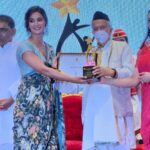 Mukti Mohan Instagram - So grateful to have received a Rising Star Award from the Governor of Maharashtra @bhagatsinghkoshyari ji Thank you 🙏 @kamala.gowani.trust @nidharshana_gowani #KamalaRisingStar #GovernorMaharashtra 👸🏻Manager : @premavshetty Team: @_shraddhabobade_ Outfit @varunbahlcouture At @white__maisondecouture Jewellery @sangeetaboochra Stylist @stylebysaachivj Assisted by @sanzimehta777 @nehha_o Makeup Artist: @neerajnavare.makeupartist Hair Stylist: @dwyessh_hairwizard Shot by: @souravsharmaofficial 😎: @vinodkp6333 Raj Bhavan