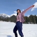 Mukti Mohan Instagram – Memoirs of #Kashmir 🏔 🤍☀️

Loved every sec of it @mohanshakti @vintiidnani @karlcooney thank youuuu 🌸
