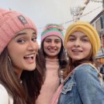 Mukti Mohan Instagram - The Madness has just begunnnn✨ Visiting #Leh and #oldmemories with #school #bestfriends 🫧🌝 #blessed @shrishti_dhillon @anamika.m.yadav @sin_shivani @khushbookatyal06 🧿🤍 Leh, India