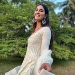 Mukti Mohan Instagram – ईशा 🤍☀️

Forever grateful to @sadhguru ji🙏 for introducing me to ME 

♾♥️ 
Had a joyful time learning about #SaveSoil movement #EachOneReachOne alongside @neetimohan18 @mohanshakti at @isha.foundation all thanks to Kavita Akka, Swami Suyagna, @vintiidnani and all the volunteers and students of @ishahomeschool 🌈✨

Outfit @gopivaiddesigns 
Jewellery @aquamarine_jewellery @minerali_store