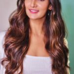 Mukti Mohan Instagram - Hectic schedules and work life keeps us busy but compromising on hair care is never the answer. @lorealpro has got us covered with their one stop solution for all your hair care needs. Get expert consultations, easy appointments and doorstep delivery with our salon on-the-go. Hair care is now from the comfort of your home. Click on the link to know more - expertsaloncare.co.in #Ad @lorealpro @lorealpro_education_india #lorealprofindia #ExpertCareDeliveredHome #SalonCareInAClick