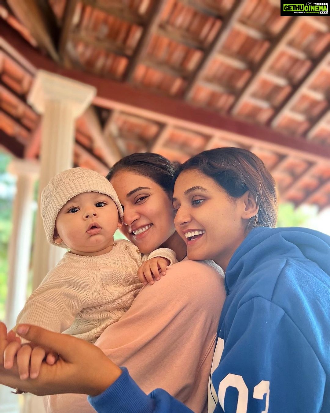 Mukti Mohan Instagram - My favourite colour is Blue ๐and My Secret Favourite colour is Pink ๐said the referee in White ๐๐ถ๐ป ๐ค Caption by secret Santa @nihaarpandya โค๏ธ