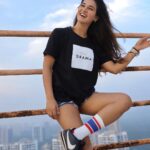 Mukti Mohan Instagram - am I da DRAMA?🤔🤪🤫🤩 Say #YesToDrama coz #MuktiManch has new limited oversized Merch OUT specially for dramatic people 🎭 ( DM @muktimanch to buy) Clicked by : @shaurya_bajpai