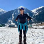Mukti Mohan Instagram - ⛷the rush, the whoosh, the whoa, the wow..the sparkling wonder of it all🏔⛄️🎿 Thank you @milkyway_adventures @official_nomadictribes Aru Valley Kashmir