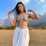 Mukti Mohan Instagram - Khud mein bemisaal HUM hai, Misaal HUM hain🎶 #NAARI song & lyrics by @abhijitvaghani @shlokelal @neetimohan18 @surneetimusic 👏❤️ Thank you for making an Anthem for #Women ✊ and directing with finesse @mohanshakti akkaaaa🥳 and team @s_kautia @janhavinsane @yash.l.amin 🌈✨ Thank you for painting the canvas with your heart & art❤️ @souravsharmaofficial mera bhai!!! And MY FAVOURITE @saishashinde 🌹 Thank you for always believing in us making us look splendid in water,earth and fire elements and giving each one of us the slay MOHANCÈY feels respectively.. 🔥 💥 🌟 #TakeABow Crafty hardworking talented team of @officialsaishashinde , assisted by @suyash_soundalgekar Styled by: @stylebysaachivj Assisted by: @nehha_o Jewellery @azotiique Sleek & stunning Hair by @dwyessh_hairwizard Assisted by @aaliyahussainhairmakeupcreator Glow and graceful Make up by @neerajnavare.makeupartist Assisted by: @ritickasjalan Clicked by: @_shraddhabobade_ Managed by my gorgeousness@premavshetty and her team yogeshji 🌟 #NAARIxMohanSisters #InternationalWomensDay #Surneeti #NeetiMohan #ShaktiMohan #MuktiMohan #Naari 🧿🤍