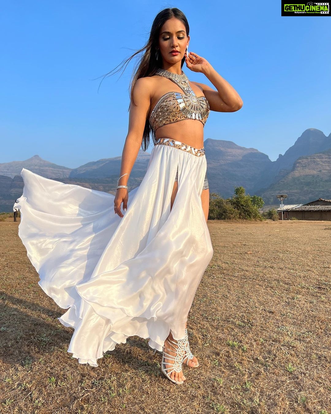 Mukti Mohan Instagram - Khud mein bemisaal HUM hai, Misaal HUM hain🎶 #NAARI song & lyrics by @abhijitvaghani @shlokelal @neetimohan18 @surneetimusic 👏❤️ Thank you for making an Anthem for #Women ✊ and directing with finesse @mohanshakti akkaaaa🥳 and team @s_kautia @janhavinsane @yash.l.amin 🌈✨ Thank you for painting the canvas with your heart & art❤️ @souravsharmaofficial mera bhai!!! And MY FAVOURITE @saishashinde 🌹 Thank you for always believing in us making us look splendid in water,earth and fire elements and giving each one of us the slay MOHANCÈY feels respectively.. 🔥 💥 🌟 #TakeABow Crafty hardworking talented team of @officialsaishashinde , assisted by @suyash_soundalgekar Styled by: @stylebysaachivj Assisted by: @nehha_o Jewellery @azotiique Sleek & stunning Hair by @dwyessh_hairwizard Assisted by @aaliyahussainhairmakeupcreator Glow and graceful Make up by @neerajnavare.makeupartist Assisted by: @ritickasjalan Clicked by: @_shraddhabobade_ Managed by my gorgeousness@premavshetty and her team yogeshji 🌟 #NAARIxMohanSisters #InternationalWomensDay #Surneeti #NeetiMohan #ShaktiMohan #MuktiMohan #Naari 🧿🤍