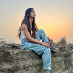 Mukti Mohan Instagram - ello fellow travellers 🌈☀️ 📷 @mohanshakti