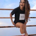 Mukti Mohan Instagram - am I da DRAMA?🤔🤪🤫🤩 Say #YesToDrama coz #MuktiManch has new limited oversized Merch OUT specially for dramatic people 🎭 ( DM @muktimanch to buy) Clicked by : @shaurya_bajpai