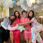Mukti Mohan Instagram – We’re over the moon coz they’re due in june!! @nihaarpandya @neetimohan18 Hey june baby 👶🏻💓you know who’s going to be your best friend FOR LIFE! Yaas! It’s Golu Maasi😎🤘
Others like Chiku Maasi n Tinu Maasis get in line plz 😏🤓🤪@mohanshakti @kmohan12

#CANTWAIT 😇🥰