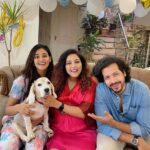 Mukti Mohan Instagram – We’re over the moon coz they’re due in june!! @nihaarpandya @neetimohan18 Hey june baby 👶🏻💓you know who’s going to be your best friend FOR LIFE! Yaas! It’s Golu Maasi😎🤘
Others like Chiku Maasi n Tinu Maasis get in line plz 😏🤓🤪@mohanshakti @kmohan12

#CANTWAIT 😇🥰