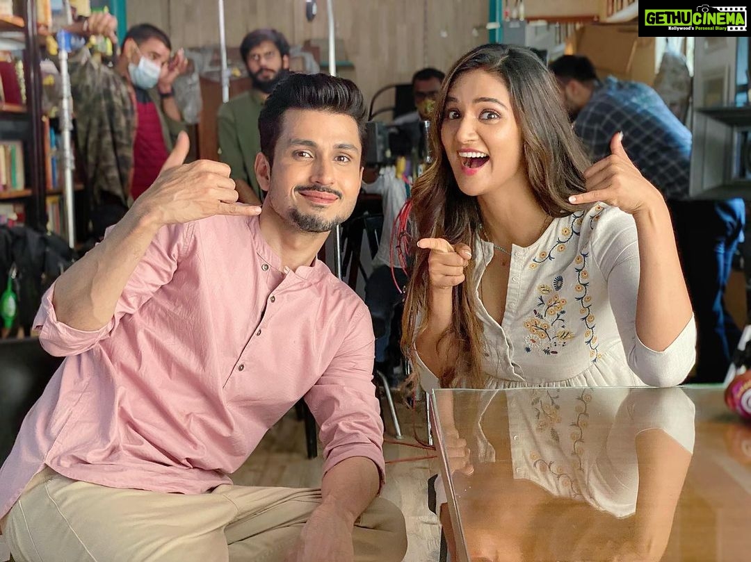 Mukti Mohan Instagram - 🦋 Butterflies our #shortfilm is releasing at 5pm today on YT!!🥳Yaay🤙 Who wants us to come LIVE today? Even if you say “No” 🤪we are coming live at 4:40pm today @ttt_official 🥳 Ok, see ya! Gracias ☺️ @amolparashar