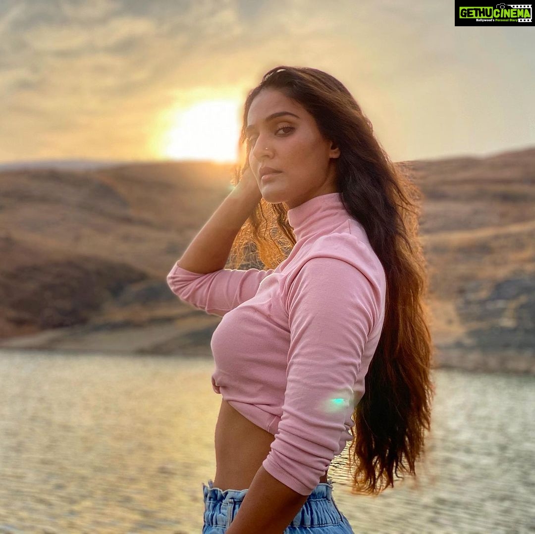 Mukti Mohan Instagram - o a s i s 🏜 picture courtesy : @filmyjawan Rajasthan