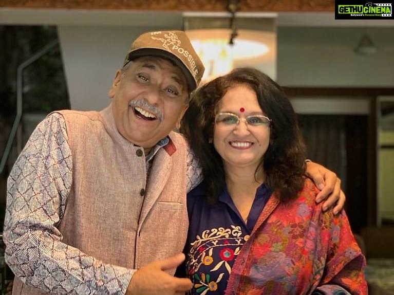 Mukti Mohan Instagram - Eternally grateful for growing up with immensely loving, powerful, nurturing, compassionate energies around me who make my every normal day feel like women’s day! But this is only possible because one MAN in our house, my father, who is more nurturing than any woman I know!! Dad I know you said -“We don’t need “a day” to celebrate women who are way superior than men, when we can do it everyday!” You rightfully took care of mom and all your 4 daughters under the same roof for years and even now setting the standard very high!! You are inspiring so many fathers to raise their daughters like you did! But I promise, I’ll uplift and uprise every female in my capacity until we’d not have the need to have a separate day for women as we don’t have a Happy Men Day! #HappyWomensDay So cheers to the divine feminine energy within all of us! 😇 @bms.brijmohan @kusum8114 @neetimohan18 @kmohan12 @mohanshakti