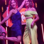 Mukti Mohan Instagram - It’s that time of the week when I annoy her on national television 📺 🙇🏻‍♀️🤓with some dance❤️💃🏻 @mohanshakti #DanceWithMe @zeecafeindia 10pm @keylightinsta @nrityashakti @camy1411 @mitavaswani @shalinisharmamakeupandhair