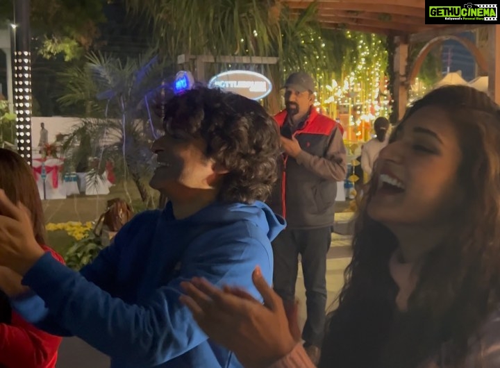 Mukti Mohan Instagram - Special film 🎦 precious people🤍 #AWeddingStory @boundlessblackbuckfilms @shubhoshekhar @pareek.abhinav @supratimbhol #vinayreddy #Raahi @vaibhav.tatwawaadi @lakshvir.saran @monicachaudhary_ @vishesh_iyyer @piloovidyarthi @akshayanandd @_sarthakvyas @premavshetty @_shraddhabobade_ @saba_hair_makeupartist @ra_jeev5521 #comingsoon 🧿