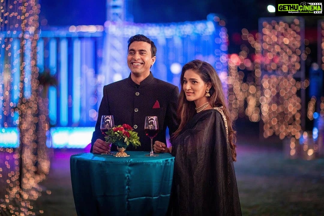 Mukti Mohan Instagram - Taking a moment to thank @smwhtlatelatif @showmetheravi for creating Beanie - A "Yes Girl" to "Eh! Why so Messy?" to "endearingly learning how to say Enough!" that too ON STAGE! @reallyswara urf Beanie Bhatnagar - to go against social expectations and to face a reverse-tide personally, uff you made it look so easy!! You are anything but Triple B (need to watch 5th episode to know what it is!) Sending love💗 @dollysingh - I ADORE you and all your quirks! Kapi! you are that dost that everyone needs in lyf! You brightened my smile everytime you came onscreen!! 🌟😁 @showmetheravi - Since i have seen you in #MeetThePatels i have been a fan of your one liners and those self-gawking eyes you make while absorbing what you hear and say, it's the most original #RaviPatel signature eyes👀😅 and you make my dad laugh alot! you are his favourite!! (Sending love to your parents, wife and daughter!) @smwhtlatelatif FINALLY we worked together! I am so glad we did! Congratulations to you, Doris and your entire team. Thank you so much for the opportunity Seher🥰 @varunthakur The star 🌟 congratulations on your debut as Beanie ka pyaar but oops! you are mine now ❤️🤷🏻♀️🤭 Dancing with you was too much fun! You're full-power! @ishaannair7 - YOU! You are atrociously gorgeous😍 I am disgusted by how much i love your work! I can't believe that we met at Soho and you offered me Riya's role and the only thing you told me was- "just make Beanie feel jealous!" Thank you for making me a part of Beanie's world! Sending love and hugs!! Guys! he directed 4th and 5th episodes! Please give him extra love ❤️ and a whole lot of LOVE to the series #BhaagBeanieBhaag Congratulations 🌈❤️ @netflix_in and the entire team of #BhaagBeanieBhaag 🎉 #Repost @varunthakur • • • • • • Just casually trying to match steps with one of the best dancers in the country @muktimohan. How well did i do? You gotta watch the show to find out! #BhaagBeanieBhaag releases this Friday Dec 4th only on @netflix_in