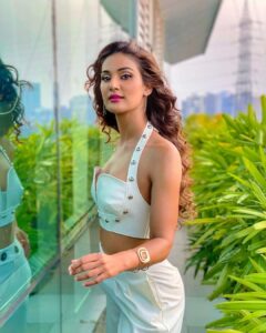 Mukti Mohan Instagram - Aaj raat ka kya scene? Nothin? Toh scene bana lo ji, tonight at 10pm @zeecafeindia #DanceWithMe New hook step New solos #MustWatchTalents New scholarships @nrityashakti New Bakkar #Original 🤓🥸 @mohanshakti New episode!! Aajaaao saare!! 🥳🤘🤝