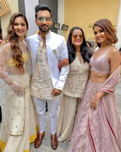 Mukti Mohan Instagram - SaReGaMaPaDhaNiiiiii pe lock kiya jaaye kyunki it’s time to celebrate #PseNiTak 💜 @punitjpathakofficial @nidhimoonysingh CONGRATULATIONS mere Doston! Pyaar aur bohat saara PYAAR and lots of years of understanding and togetherness 💕 #weddingfun #yaarkishaadi #weddingvibes