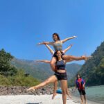 Mukti Mohan Instagram - Live for the moments you can’t put it to words. 🤍 Ganga River camp/Rafting