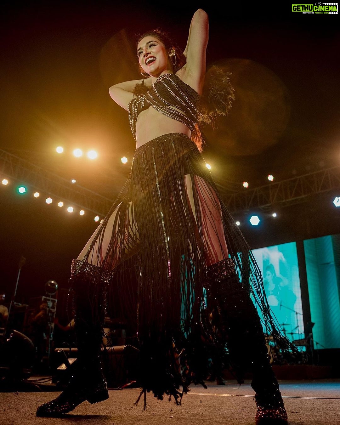 Mukti Mohan Instagram - We aren’t done yet 😎 New MSL date out soon⚡️ @mohansisterslive No words can describe this feeling of sharing the stage with my lifelines 🤍 @neetimohan18 @mohanshakti #mohansisterslive ALL STARS 🌟 ⬇️ Musicians Rohan Nadkarni drums - @Rohann_95 Denzil Mathias lead guitars - @denzil.mathias Akshay Menon keys - @akshay.menon.official Anit Hadkar keys - @anithadkar Pranoy Sarma bass - @Bassmyna Samit Pednekar Percussion - @samit.pednekar Technical Anshuman Mishra sound foh - @mishraontherun Mudit Maitreya sound monitors - @knober_wobber Jay Thakkar vj - @jaythakkar99 Manu Jacob lights - @manuvjacob Sahil Makhani and team - videography - @rahatmakhani @_smfilms Saba sayed: @saba_hair_makeupartist Ritika jalan make up - @ritickasjalan Dwiyesh parasnani hair - @dwyessh_hairwizard Aaliya Hussain hair @aaliyanhussainhairmakeupcreator Music edit @smeuphony Choreographer - Abhishek Das @soultan_dasri8 Associate Choreographer - Khushi Trivedi: @khushi_freshmess Bhakti Makhija : @bhakti.makhijaa Manish Kukkar : @manish_future Lalu Michael : @killachoc_famouscrew Dancers - Ishita Agnihotri: @agnihotri_ishita99 Siddhi Rane : @siddhi._rane Yash Amin : @yash.l.amin Kavita Gopinath Lagade : @lagadekavita Shubham Pawar : @lockboi_shubhu Lalu Bhugappa Maykal : @killachoc_famouscrew Managers: Amit : @amit_thosar Shubham : @shubhammunot7 Prema : @premavshetty Shraddha :@_shraddhabobade_ Nividitha: @nivi_ditha007 Spot- Santosh Jagtap: @jagtap721 Event team @campussevents @realmeindia @springspree_nitw